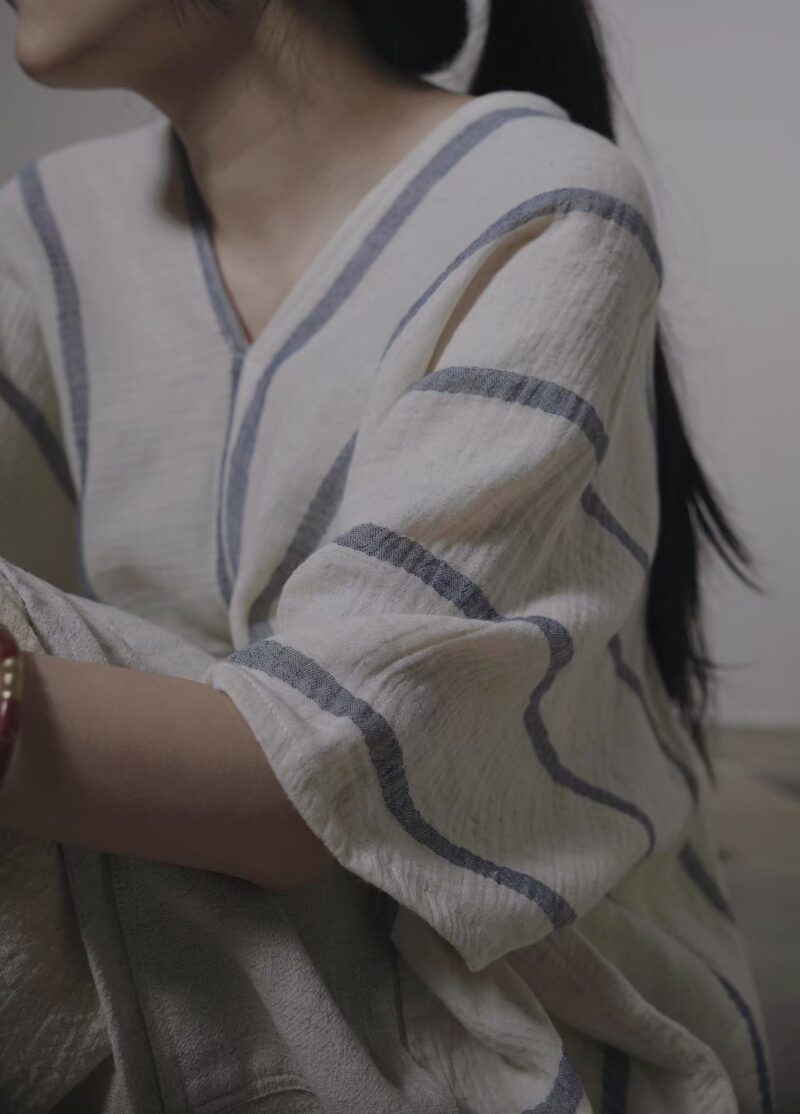 有機棉手織布 雙口袋斗篷 | 藍紋 | 草木染線條緯浮織 | Poncho