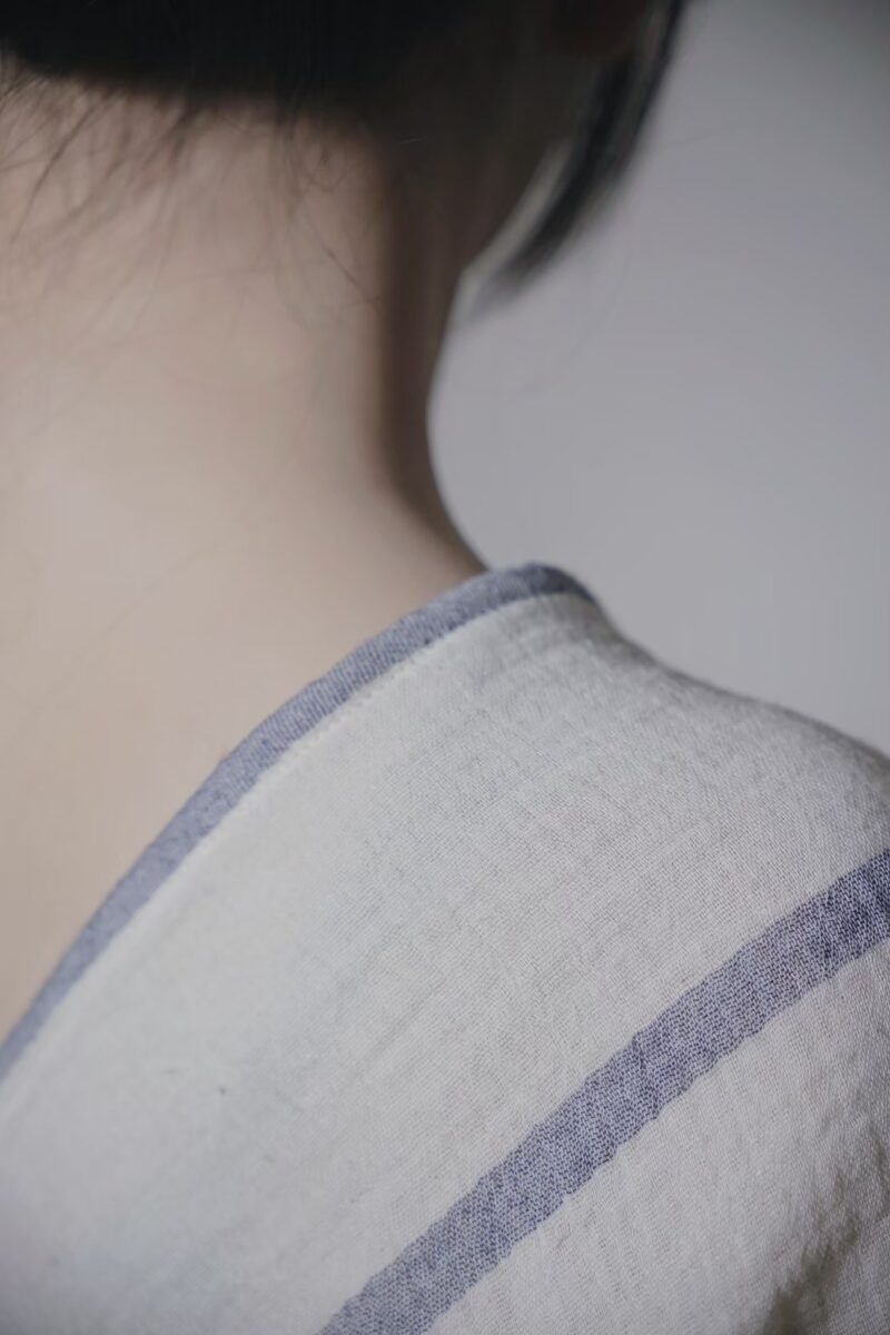 有機棉手織布 雙口袋斗篷 | 藍紋 | 草木染線條緯浮織 | Poncho