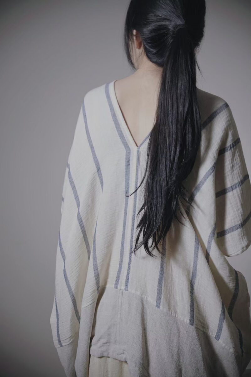 有機棉手織布 雙口袋斗篷 | 藍紋 | 草木染線條緯浮織 | Poncho