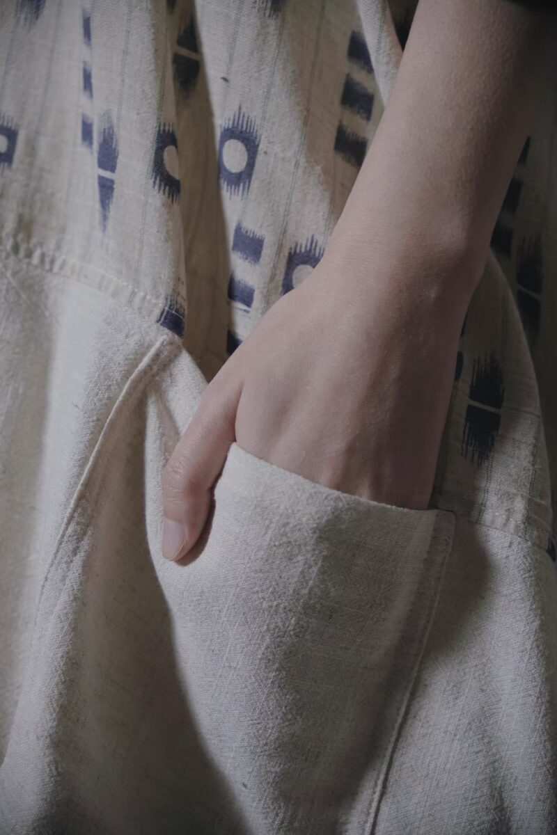 有機棉手織布 雙口袋斗篷 | 幾何 | 草木染圖騰經緯織 | Poncho