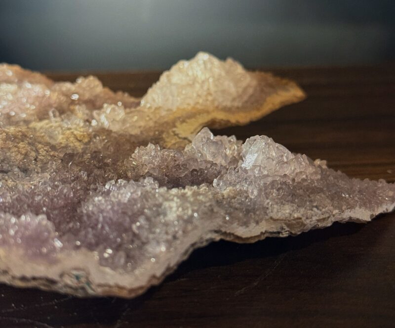 微光之山 虹光山海大晶簇 Druzy Quartz Botryoidal Lavender Chalcedony Landscape | 原礦