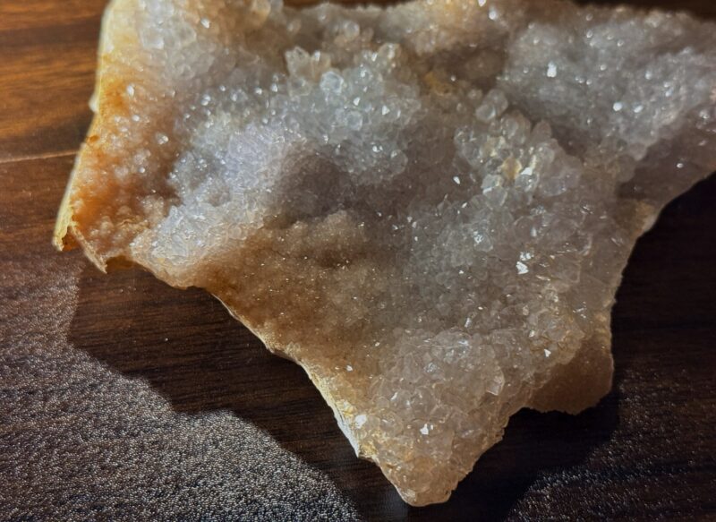 極光淨海 冰糖霜藍砂糖晶簇 Druzy Apophyllite on Blue Chalcedony Landscape | 原礦