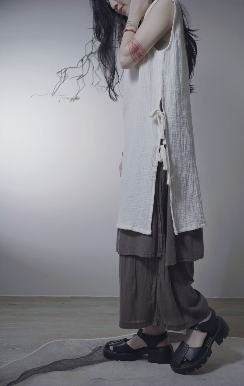 有機棉 開衩雙結長版無袖 | 黑 白 | Side-Tie Tunic