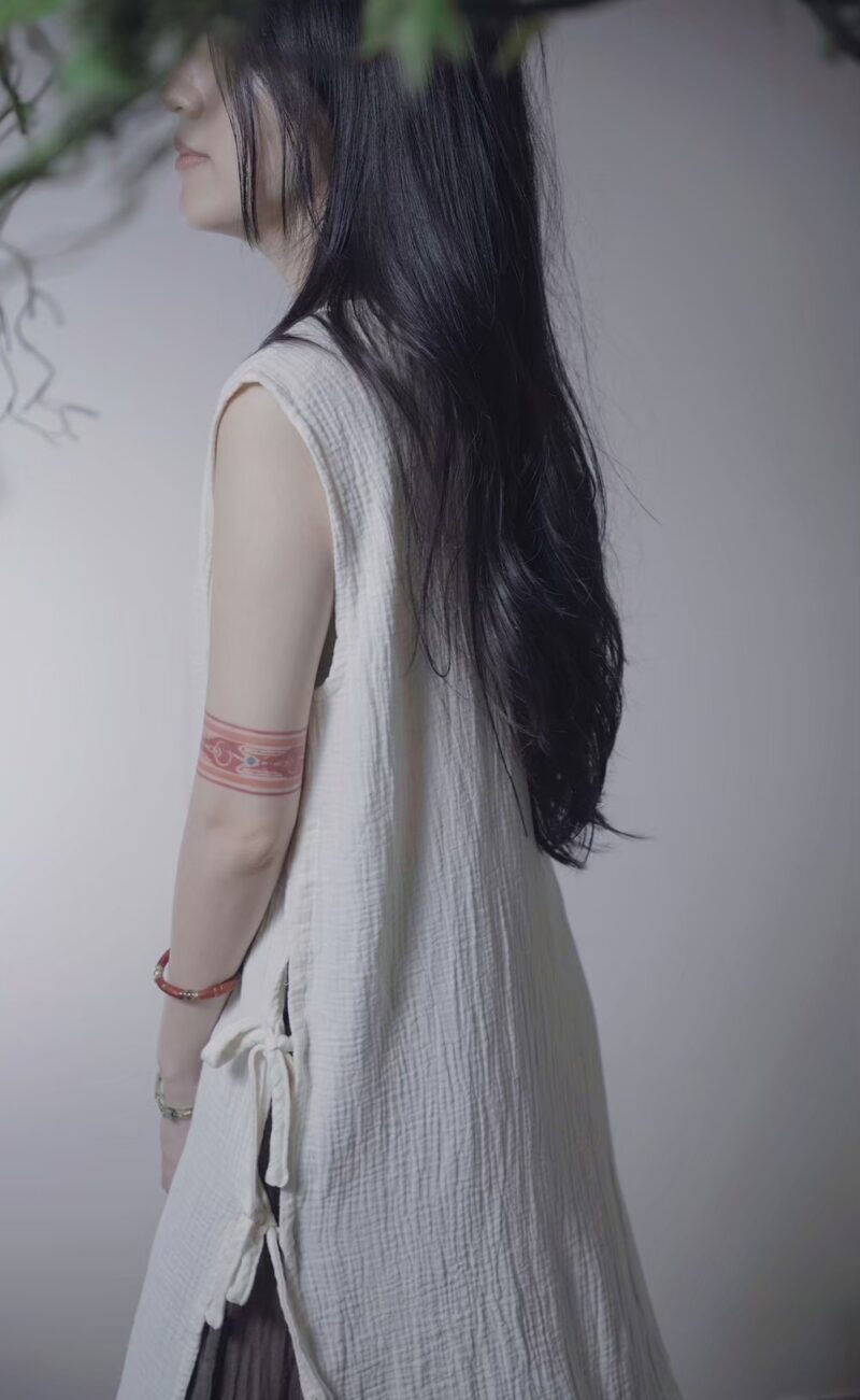 有機棉 開衩雙結長版無袖 | 黑 白 | Side-Tie Tunic